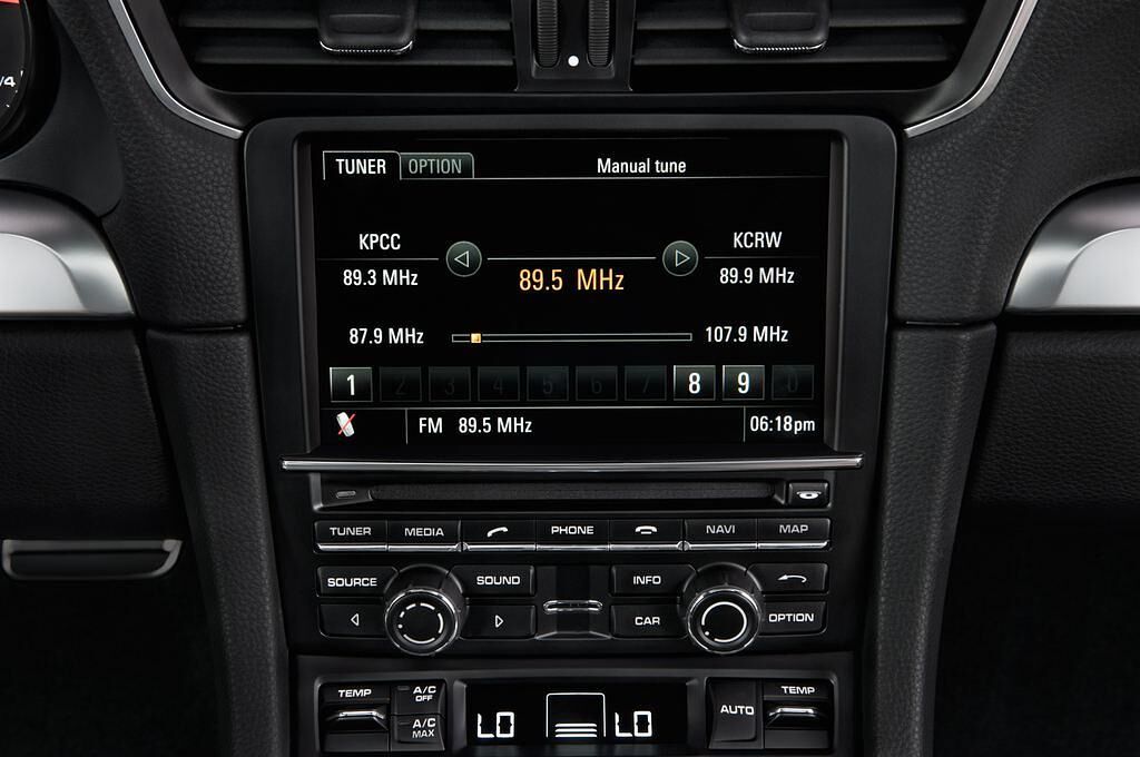 Porsche 911 (Baujahr 2012) Carrera S 2 Türen Radio und Infotainmentsystem