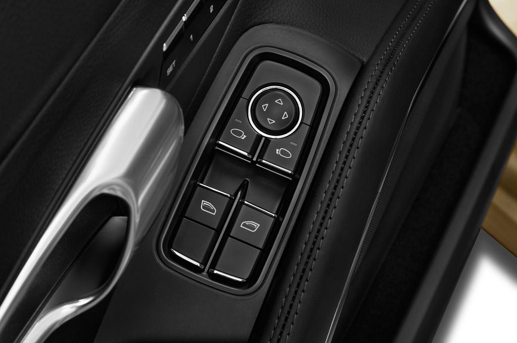 Porsche 911 (Baujahr 2012) Carrera S 2 Türen Bedienungselemente Tür