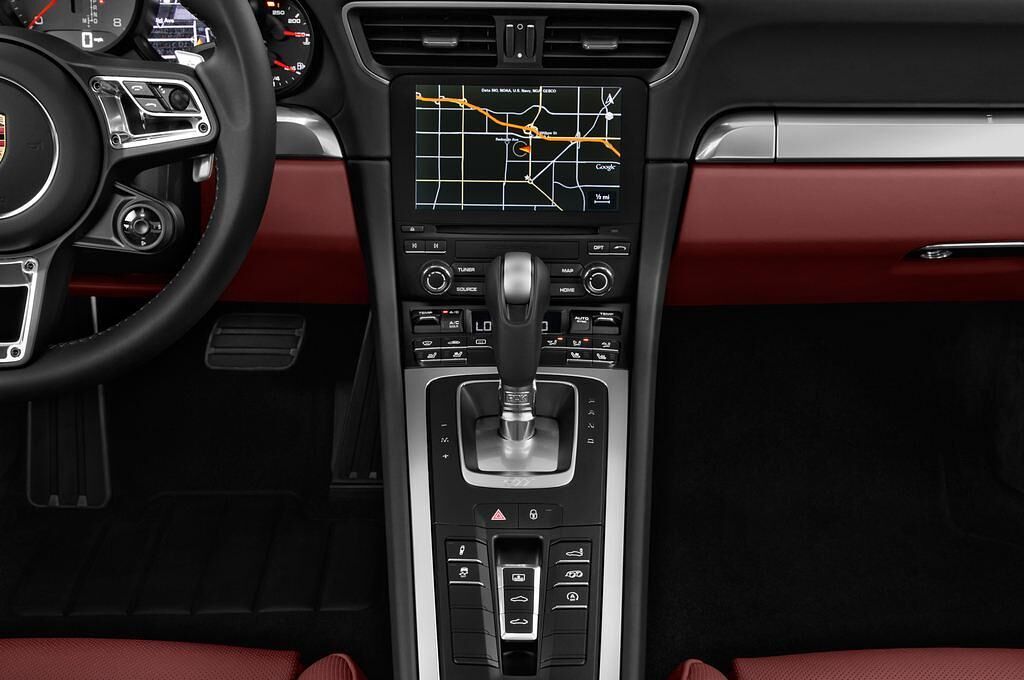 Porsche 911 (Baujahr 2017) Carrera S 2 Türen Mittelkonsole