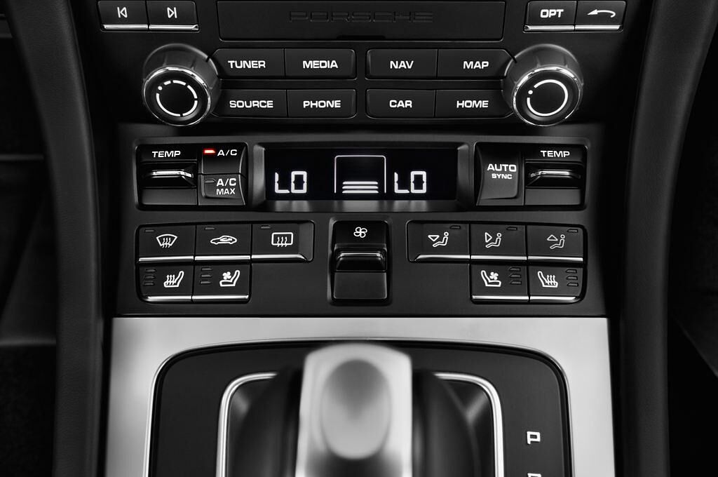 Porsche 911 (Baujahr 2017) Turbo 2 Türen Temperatur und Klimaanlage