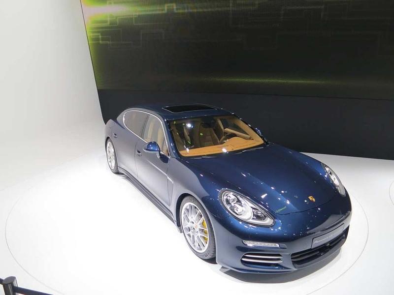 Porsche Panamera Shanghai Auto Show 2013