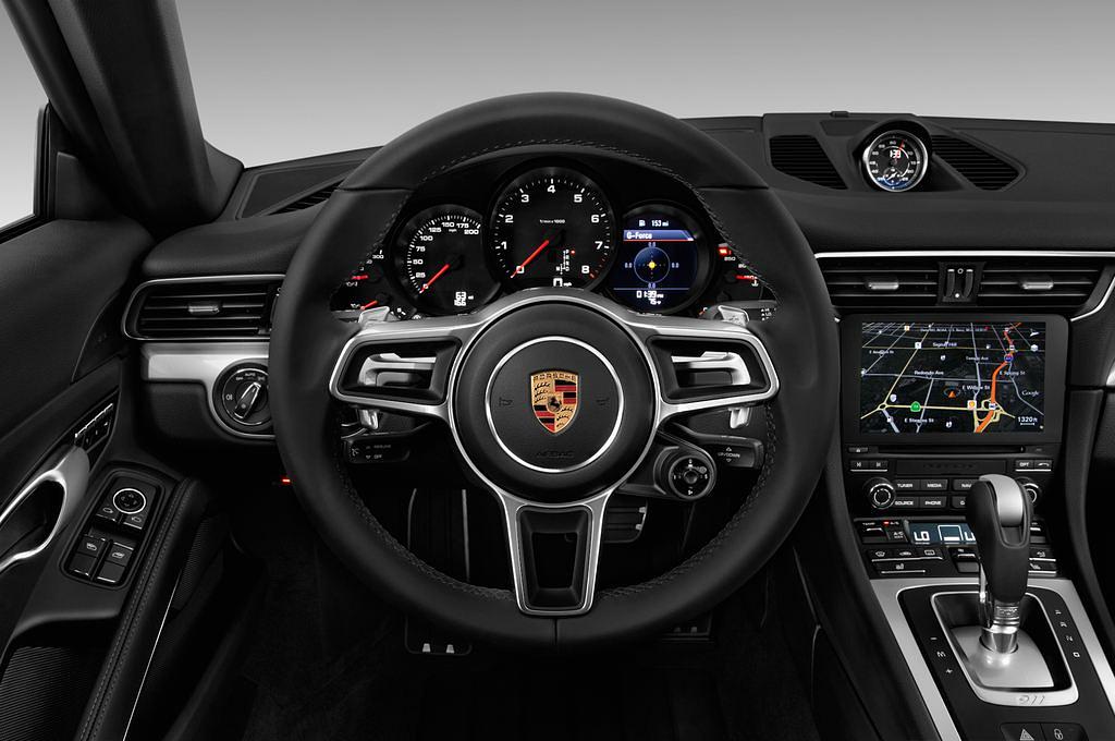 Porsche 911 (Baujahr 2017) Carrera 2 Türen Lenkrad