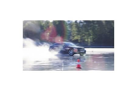Mercedes bietet neue Fahrertrainings an
