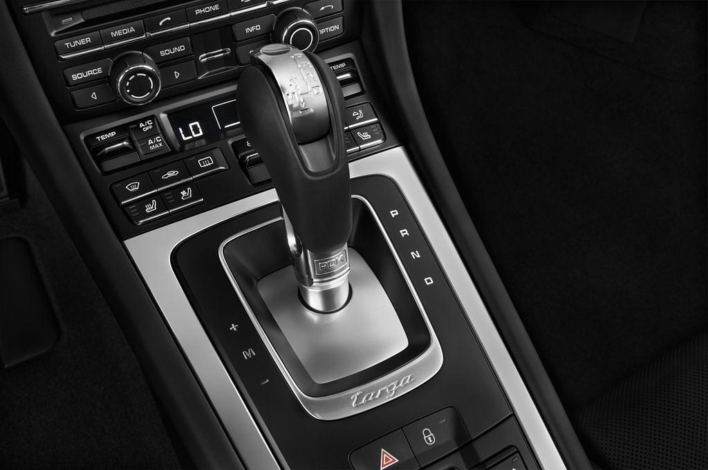 Porsche 911 (Baujahr 2015) Targa 4S 2 Türen Schalthebel