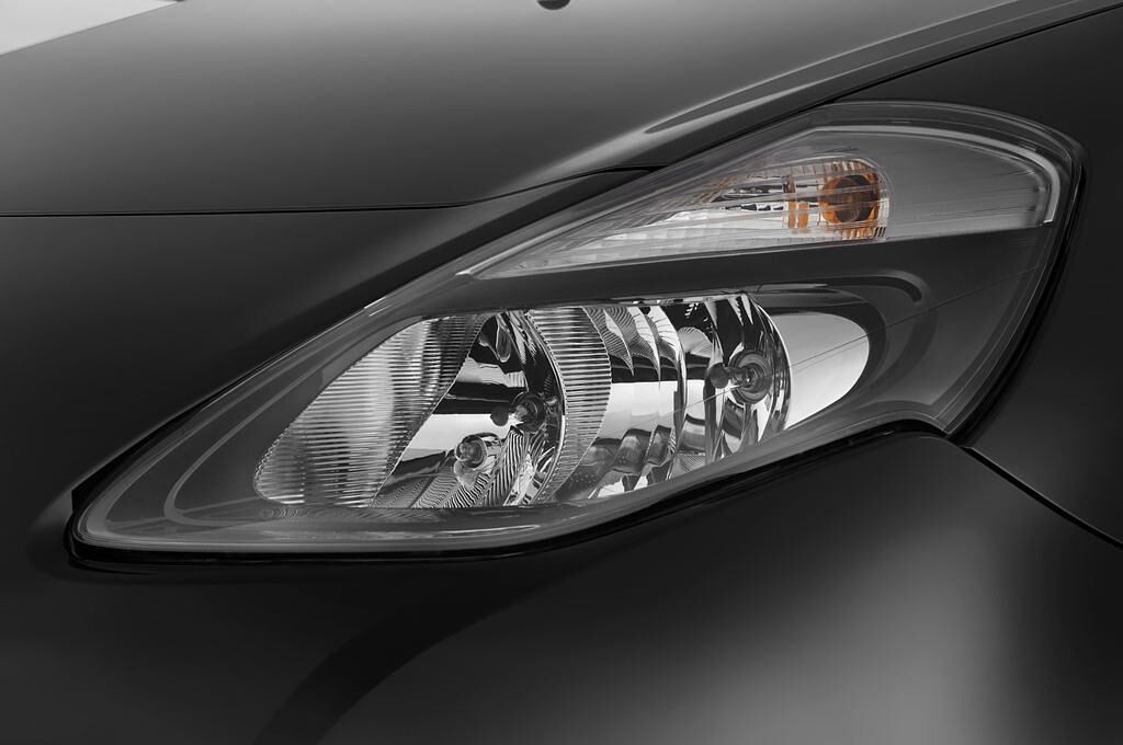 Renault Clio (Baujahr 2010) Exception 5 Türen Scheinwerfer