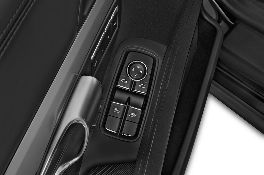 Porsche Cayman (Baujahr 2015) GTS 3 Türen Bedienungselemente Tür