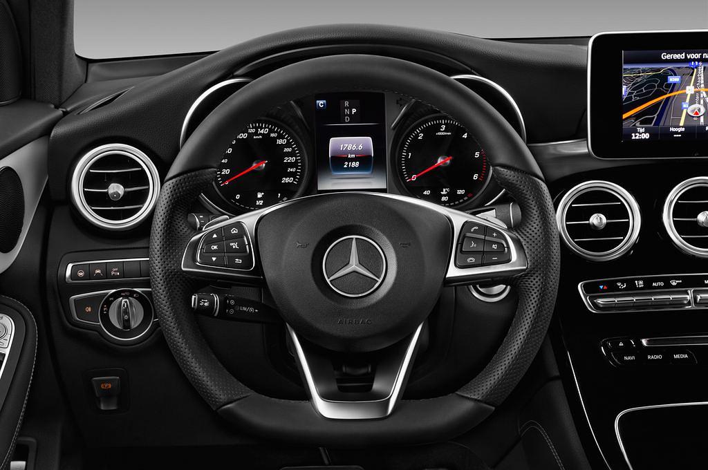 Mercedes GLC Coupe (Baujahr 2017) - 5 Türen Lenkrad