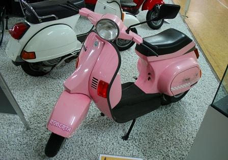 Die rosafarbene Roberta-Vespa war das Sondermodell für einen Dessous-Hersteller