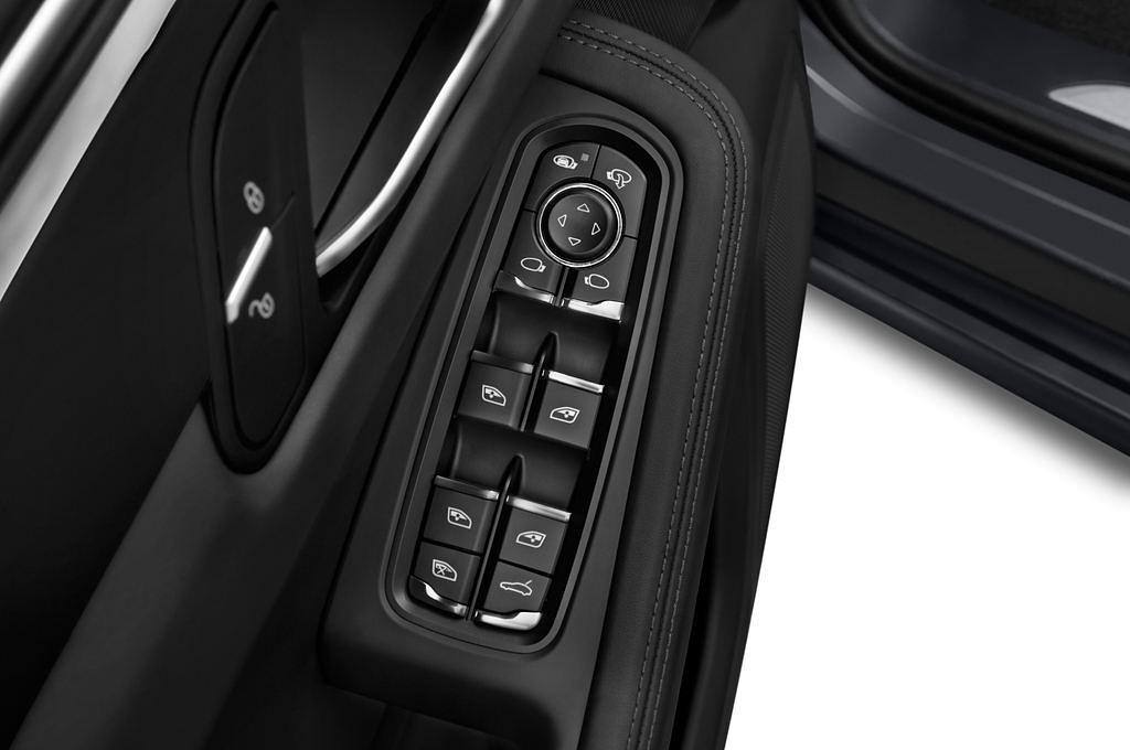 Porsche Macan (Baujahr 2015) S 5 Türen Bedienungselemente Tür