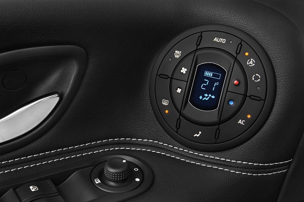 Renault Espace (Baujahr 2012) Celsium 5 Türen Temperatur und Klimaanlage