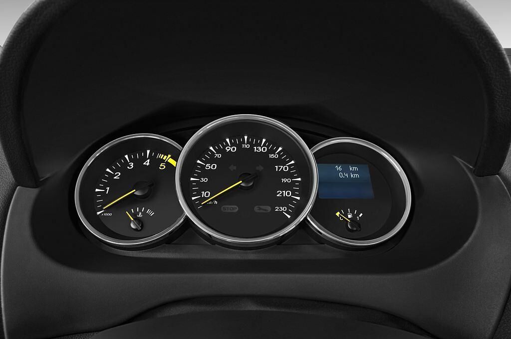 Renault Fluence (Baujahr 2011) Dynamique 4 Türen Tacho und Fahrerinstrumente