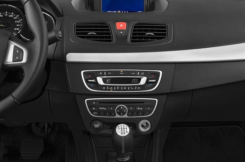 Renault Fluence (Baujahr 2011) Dynamique 4 Türen Mittelkonsole