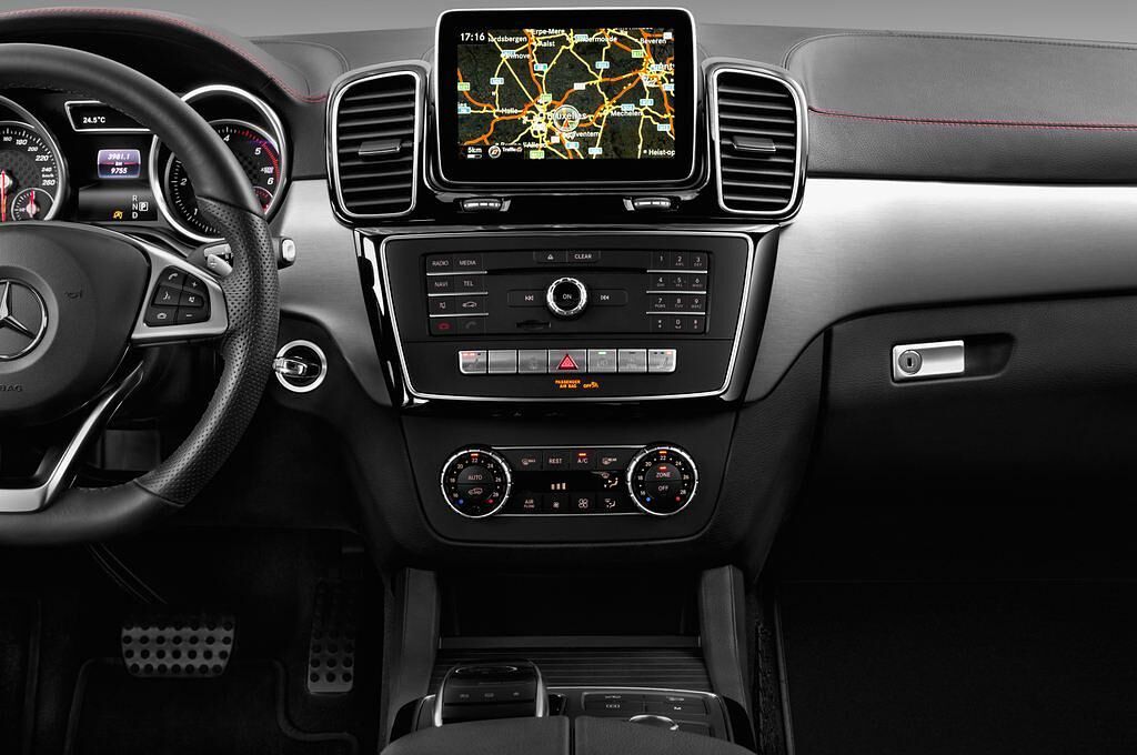 Mercedes GLE Coupe (Baujahr 2016) - 5 Türen Mittelkonsole