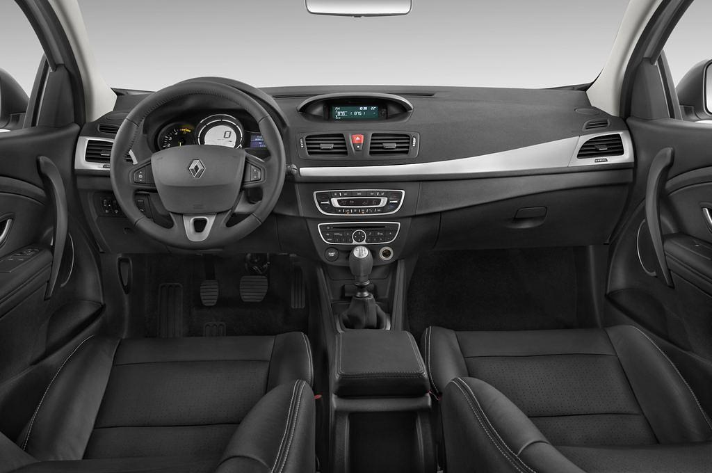 Renault Megane (Baujahr 2010) Coupe 3 Türen Cockpit und Innenraum