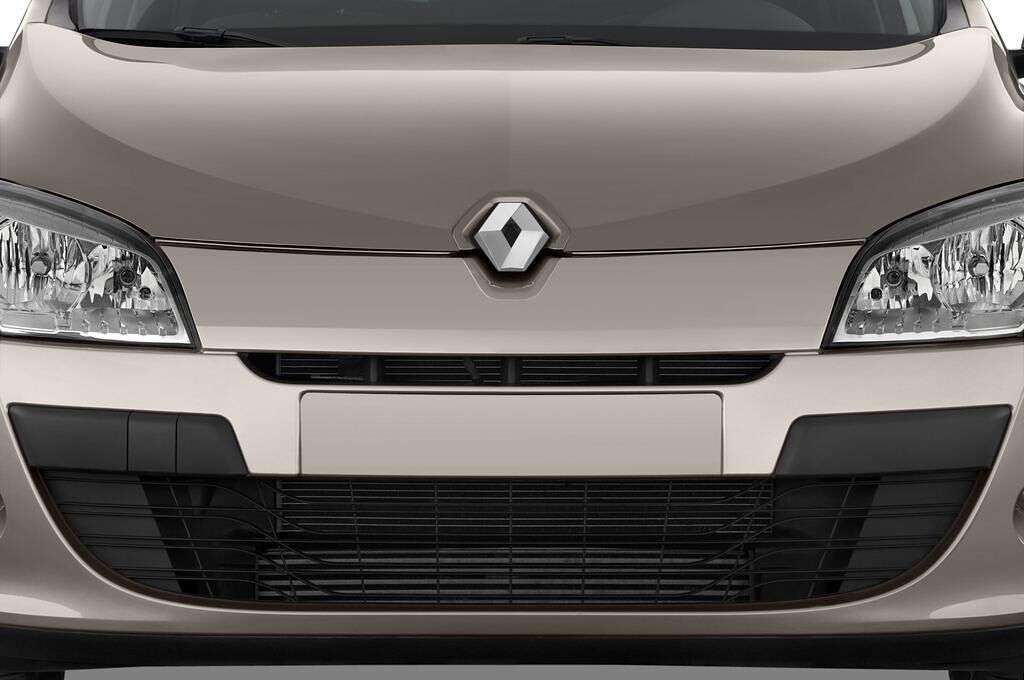 Renault Megane (Baujahr 2010) GT 5 Türen Kühlergrill und Scheinwerfer