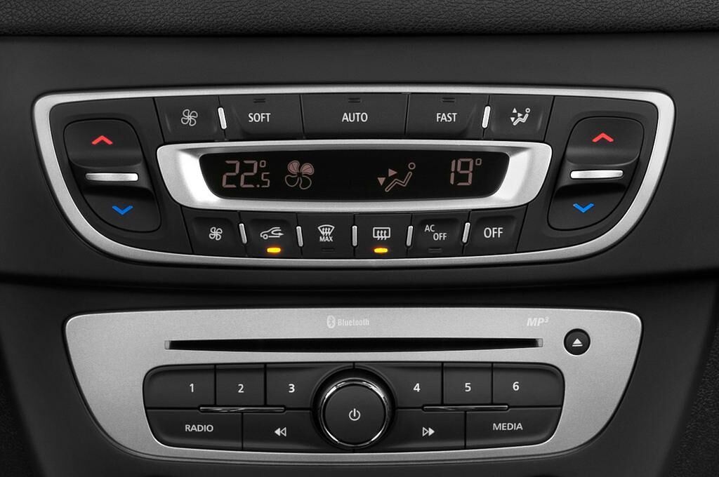 Renault Megane (Baujahr 2014) BOSE Edition 5 Türen Temperatur und Klimaanlage
