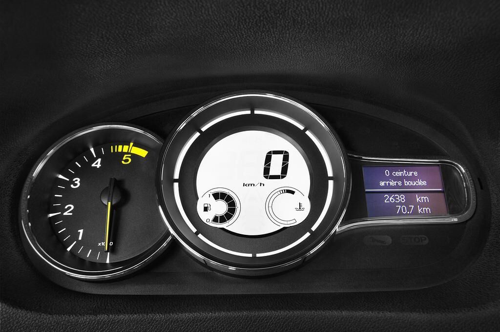 Renault Megane (Baujahr 2012) Dynamique 5 Türen Tacho und Fahrerinstrumente