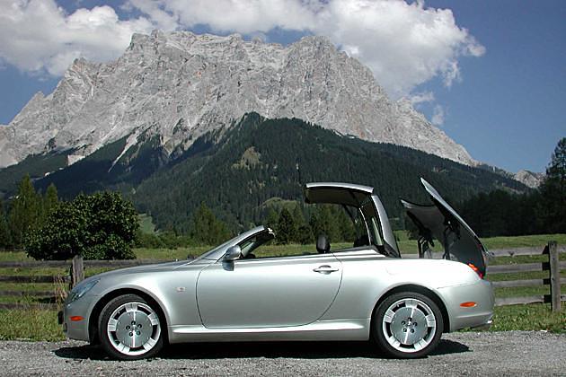 Wie beim Mercedes SL: Klappe auf, Verdeck raus, Klappe zu