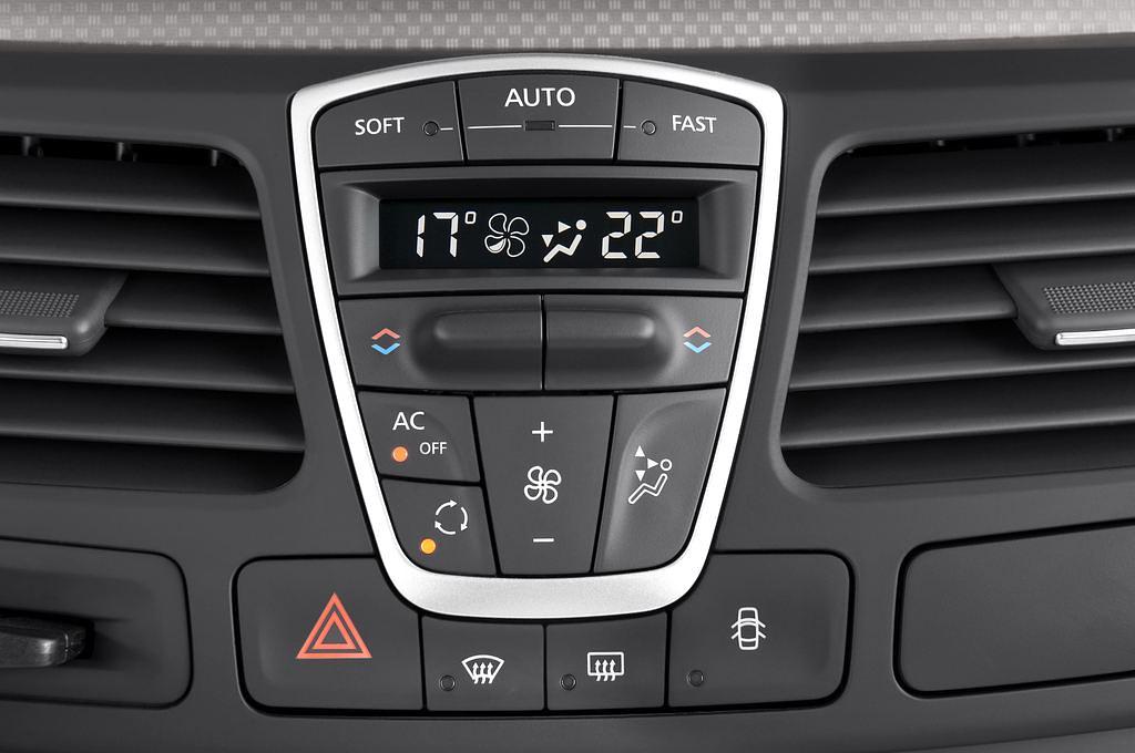 Renault Laguna (Baujahr 2010) Privilï¿½ge 5 Türen Temperatur und Klimaanlage