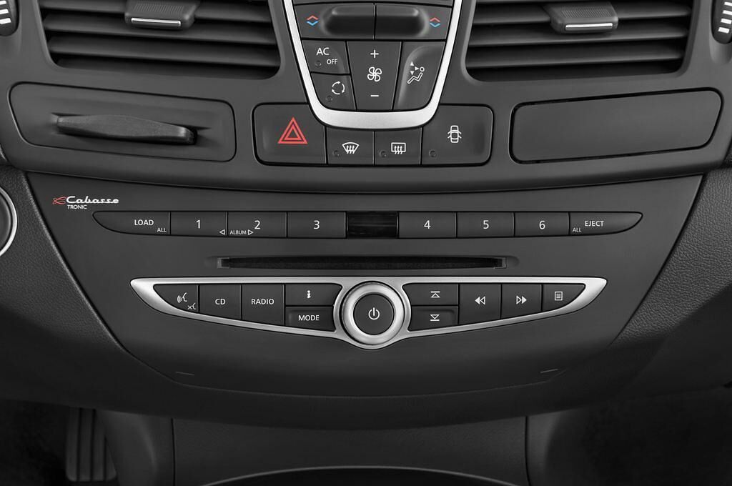 Renault Laguna (Baujahr 2010) Privilï¿½ge 5 Türen Radio und Infotainmentsystem