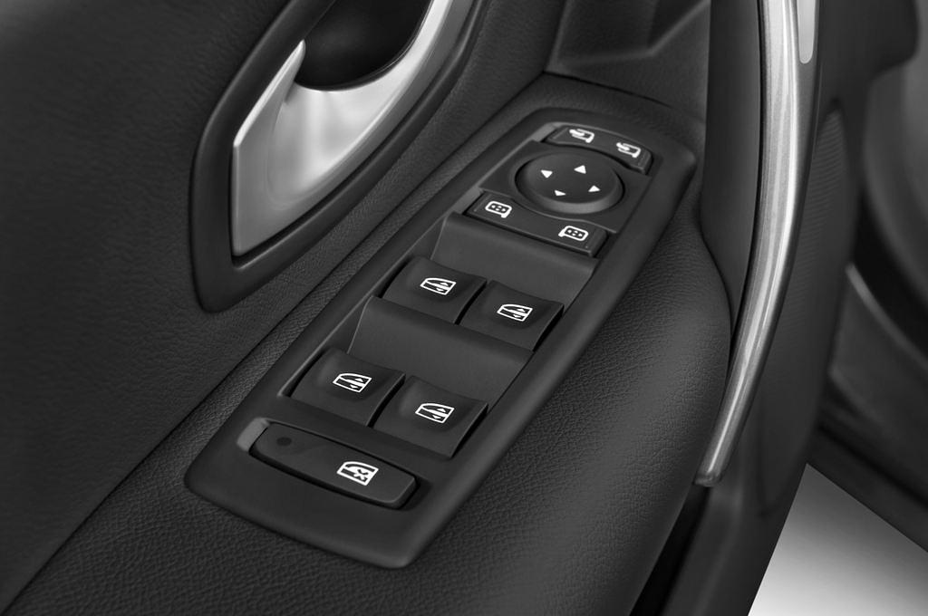 Renault Laguna (Baujahr 2010) Privilï¿½ge 5 Türen Bedienungselemente Tür