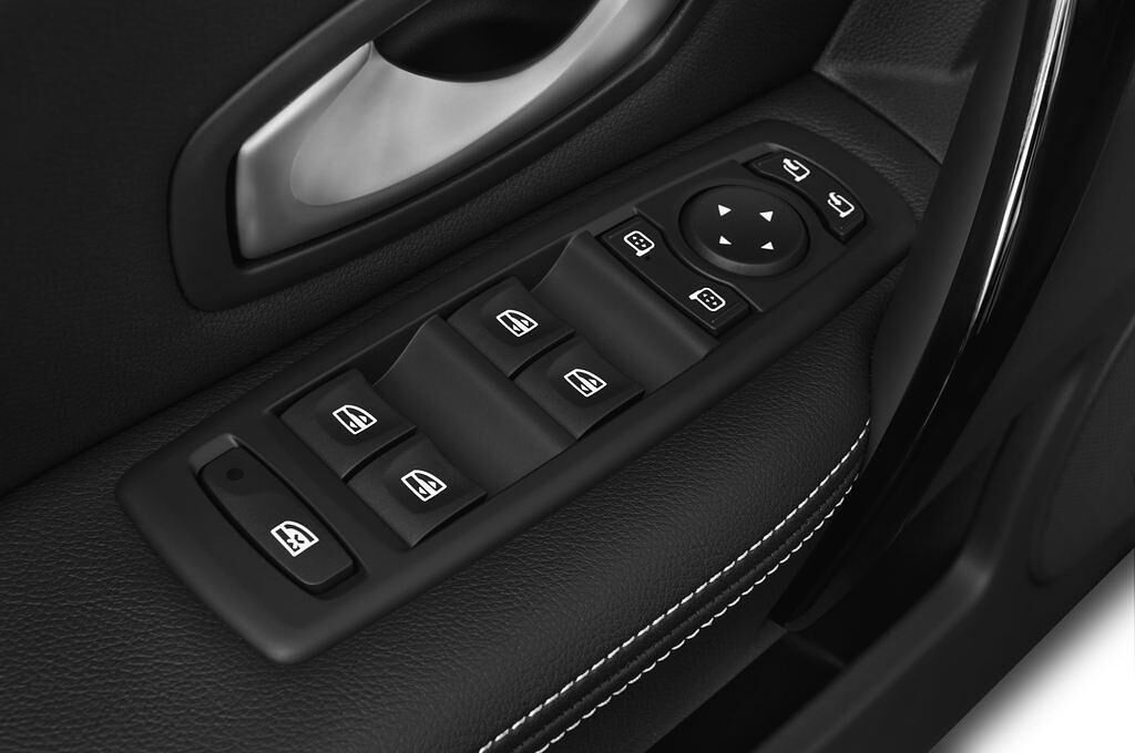 Renault Laguna (Baujahr 2012) Bose Edition 5 Türen Bedienungselemente Tür