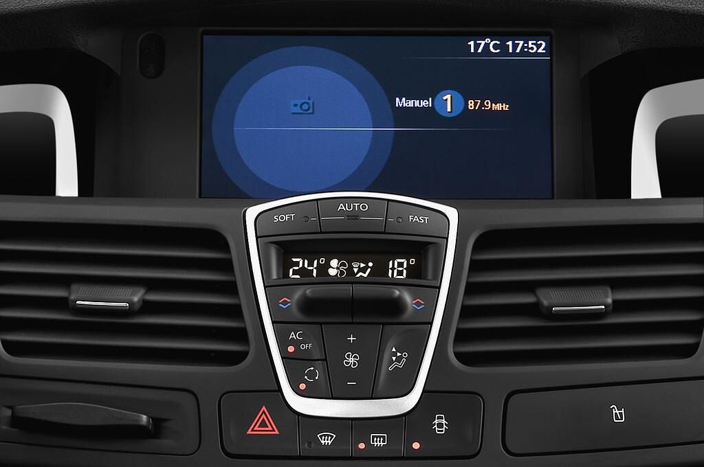 Renault Laguna (Baujahr 2012) Bose Edition 5 Türen Temperatur und Klimaanlage