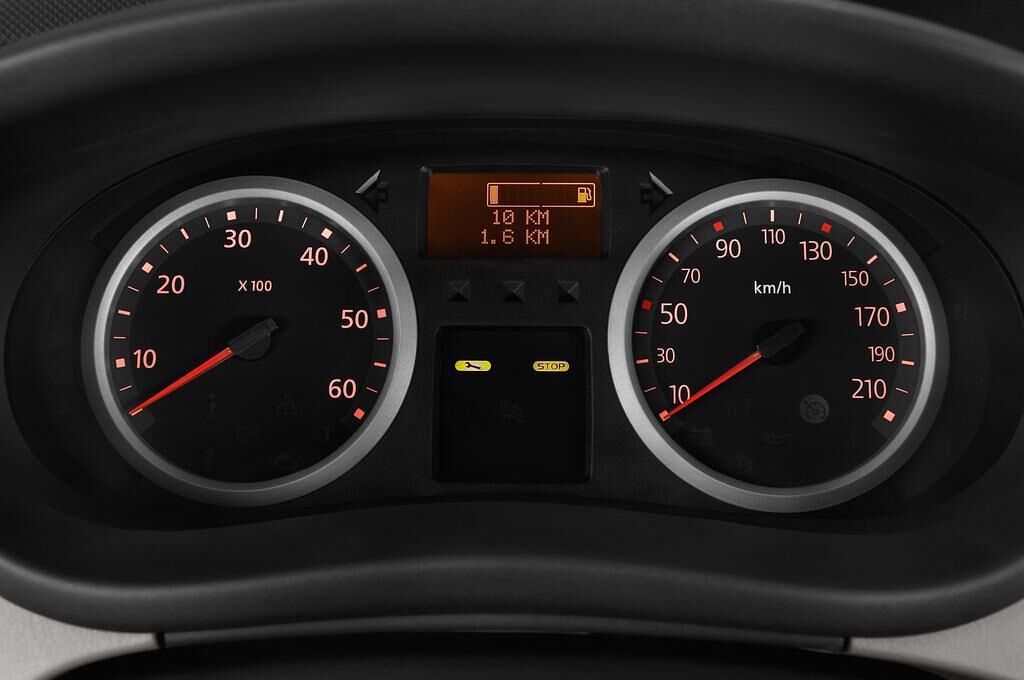 Renault Trafic (Baujahr 2012) Black Edition 5 Türen Tacho und Fahrerinstrumente