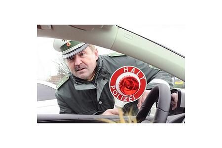 Illegales Autorennen: "Mehrfach im Kreis" mit Vollgas kostet 400 Euro