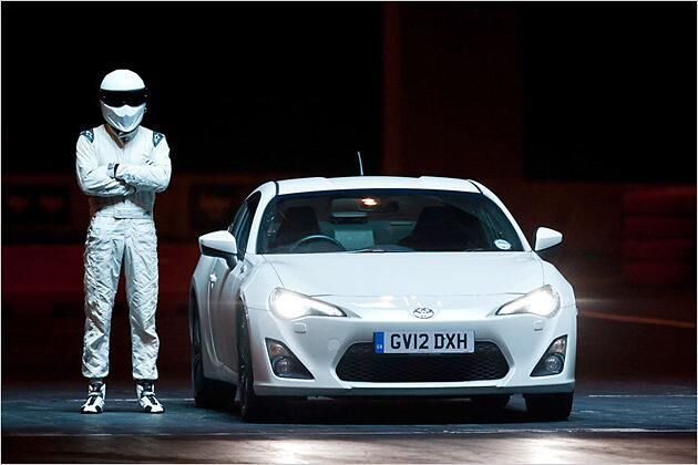 Ist es Schumi? Oder Sebastian Vettel? Keiner kennt die wahre Identität des mysteriösen Testfahrers "The Stig"
