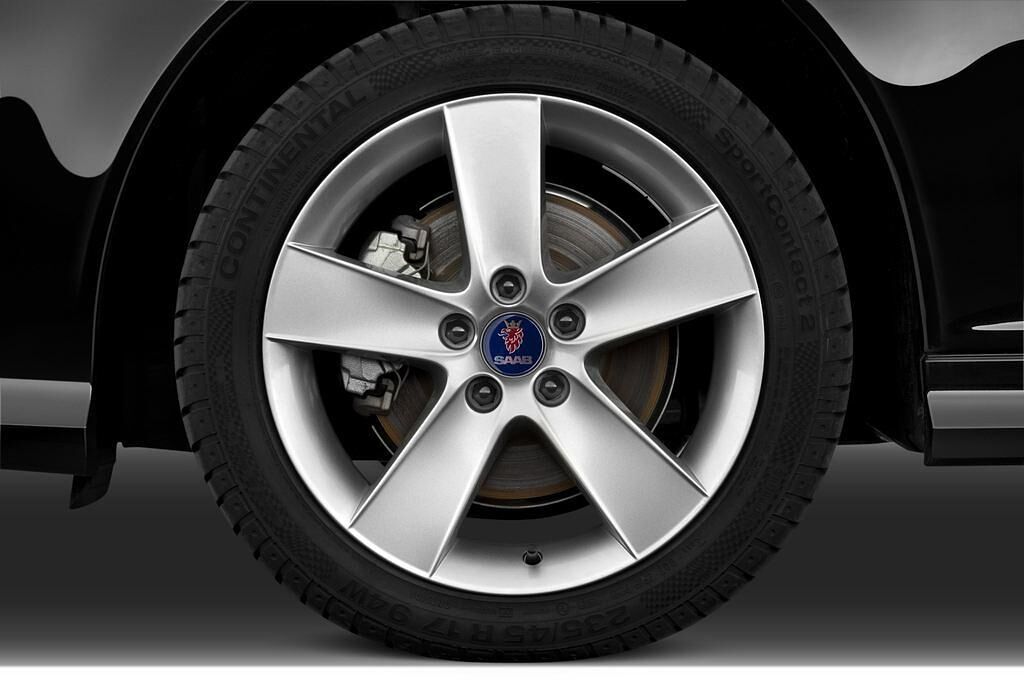 Saab 93 (Baujahr 2010) Vector 4 Türen Reifen und Felge