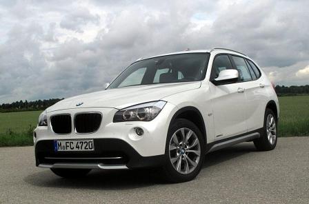 Der BMW X1 gibt mit 4,5 Litern in Sachen SUV-Knauserei den Ton an