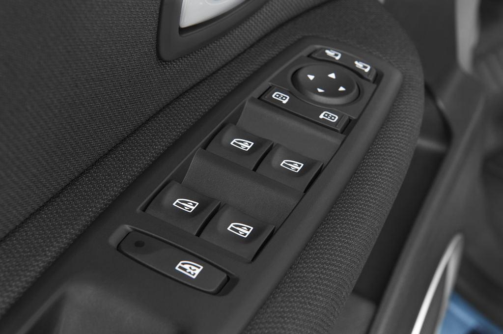 Renault Scenic (Baujahr 2010) Dynamique 5 Türen Bedienungselemente Tür