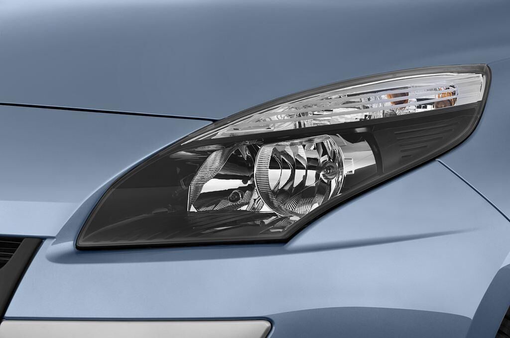 Renault Scenic (Baujahr 2010) Dynamique 5 Türen Scheinwerfer