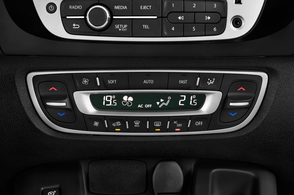 Renault Scenic (Baujahr 2013) Bose Edition 5 Türen Temperatur und Klimaanlage