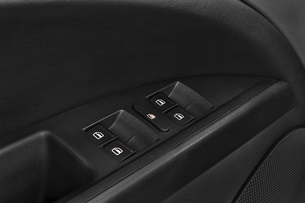 SEAT Altea XL (Baujahr 2011) Style 5 Türen Bedienungselemente Tür