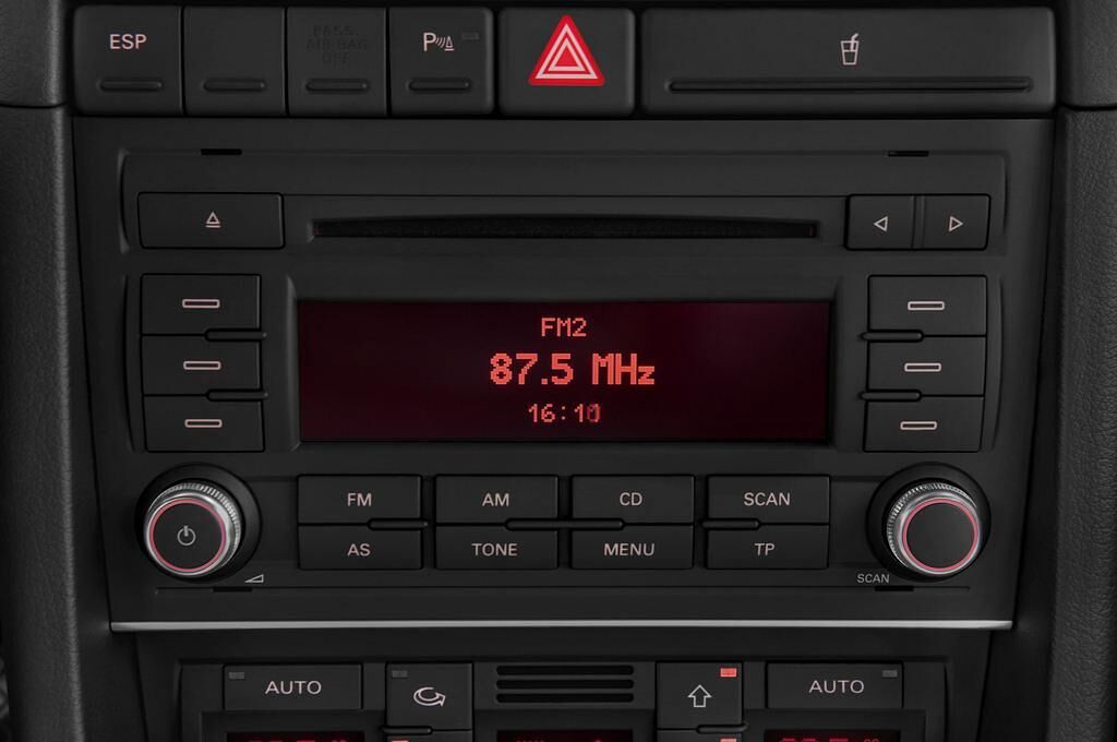 SEAT Exeo (Baujahr 2011) Style 5 Türen Radio und Infotainmentsystem
