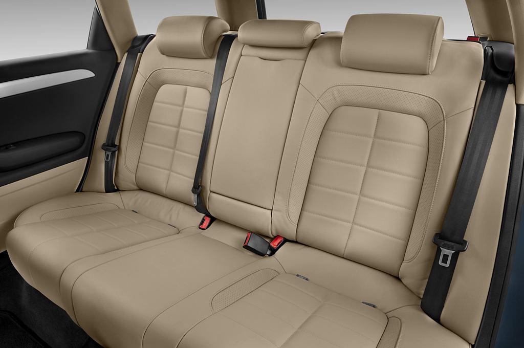 SEAT Exeo (Baujahr 2011) Style 5 Türen Rücksitze