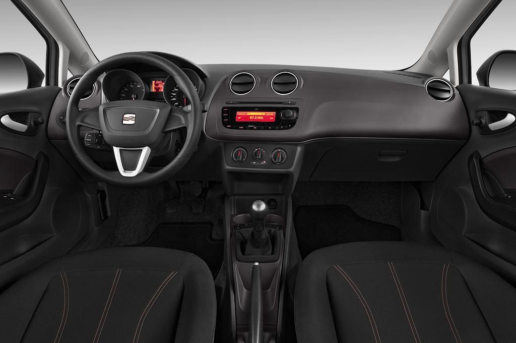 SEAT Ibiza ST (Baujahr 2011) Reference 5 Türen Cockpit und Innenraum