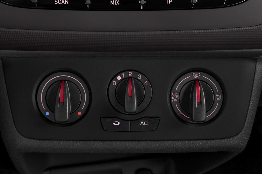 SEAT Ibiza ST (Baujahr 2011) Reference 5 Türen Temperatur und Klimaanlage