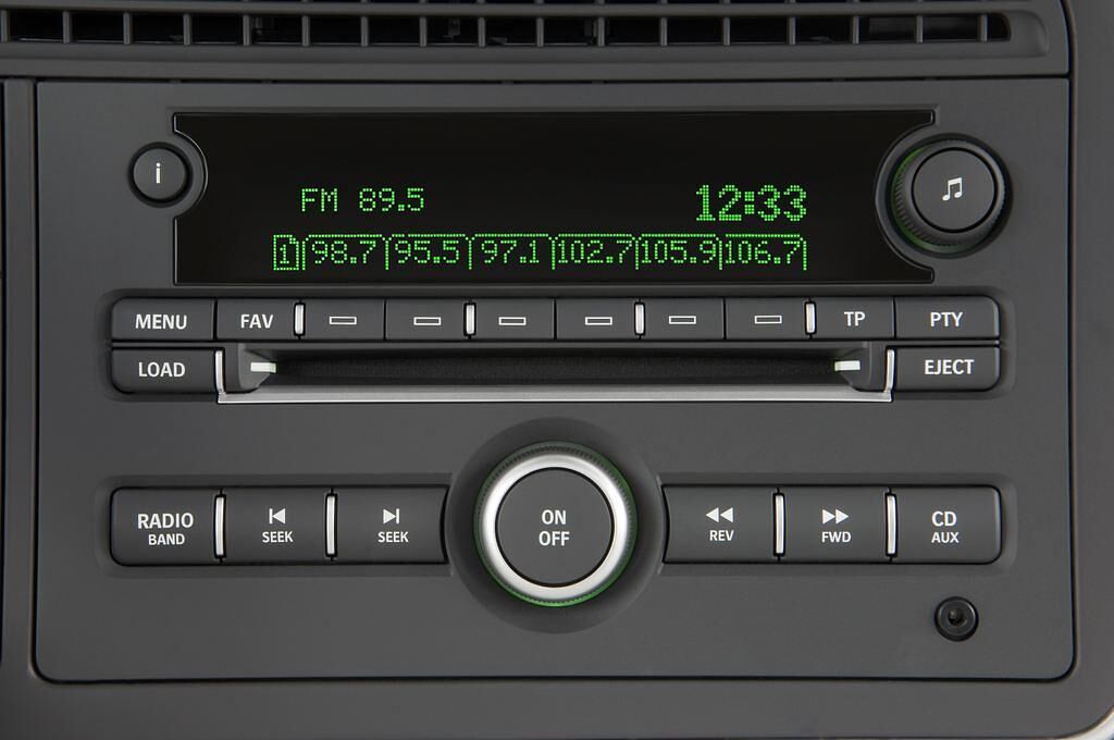Saab 9-3 Sport Sedan (Baujahr 2010) Aero XWD 4 Türen Radio und Infotainmentsystem