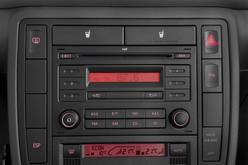 SEAT Alhambra (Baujahr 2010) Style 5 Türen Radio und Infotainmentsystem