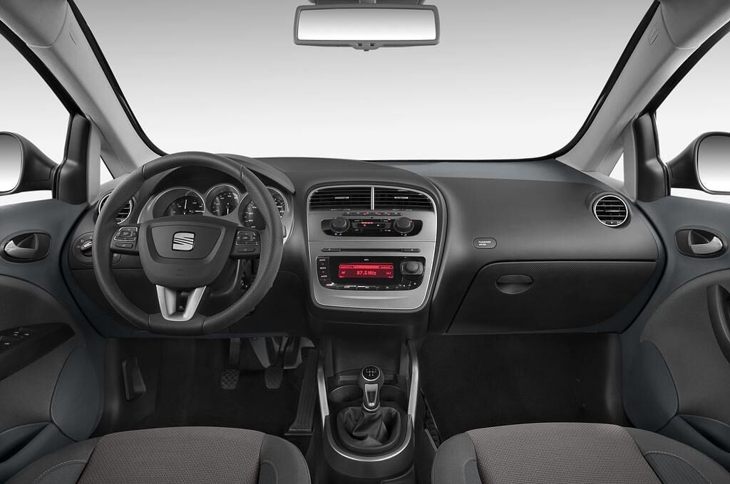 SEAT Altea (Baujahr 2011) Style 5 Türen Cockpit und Innenraum