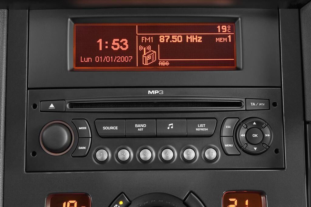 Peugeot 3008 (Baujahr 2010) Platinum 5 Türen Radio und Infotainmentsystem