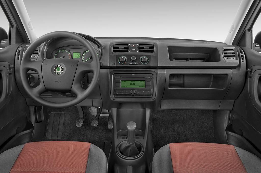 Skoda Fabia (Baujahr 2009) - 5 Türen Cockpit und Innenraum
