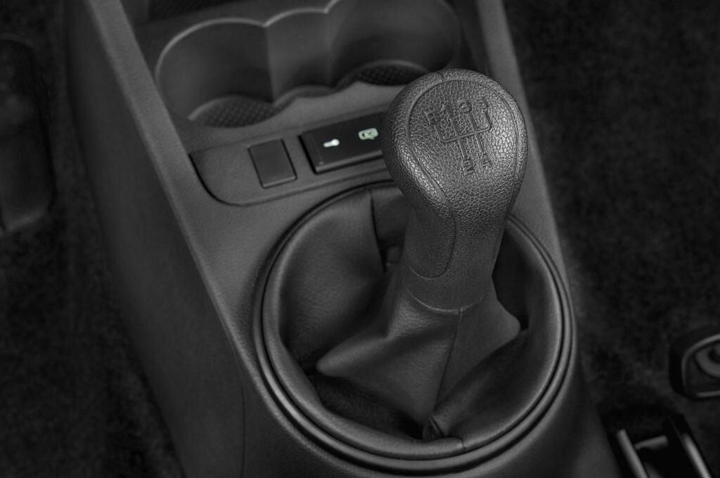 Skoda Fabia (Baujahr 2009) - 5 Türen Schalthebel