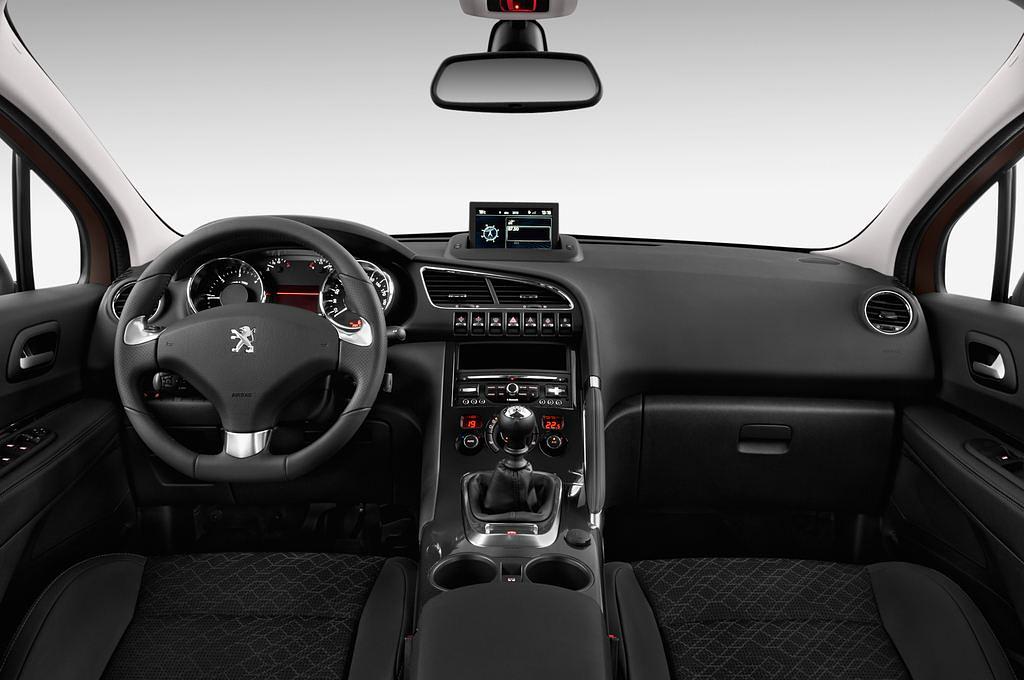Peugeot 3008 (Baujahr 2014) Allure 5 Türen Cockpit und Innenraum