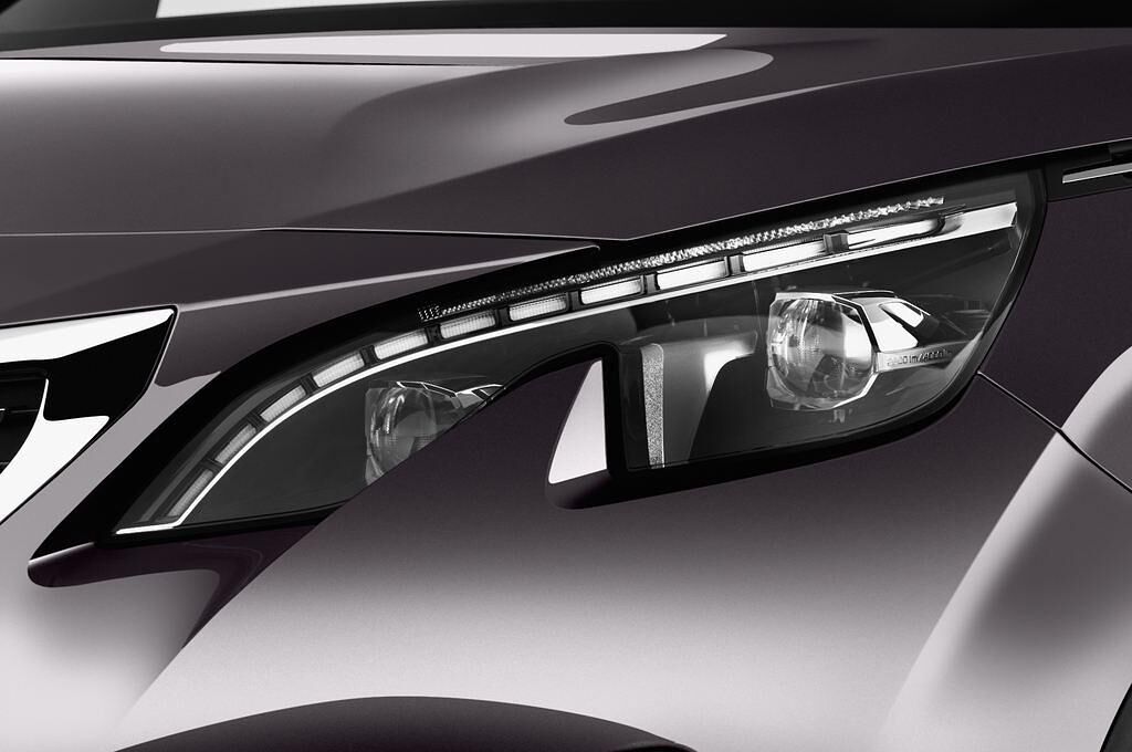 Peugeot 3008 (Baujahr 2017) GT Line 5 Türen Scheinwerfer