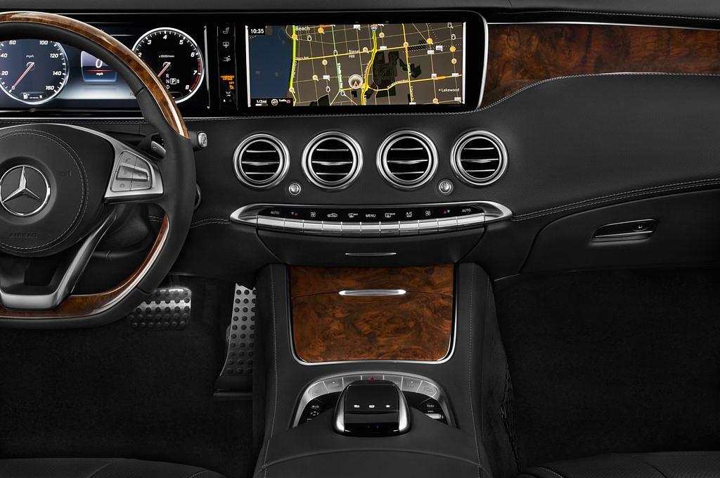 Mercedes S-Class (Baujahr 2015) S 500 4Matic Coup 2 Türen Mittelkonsole