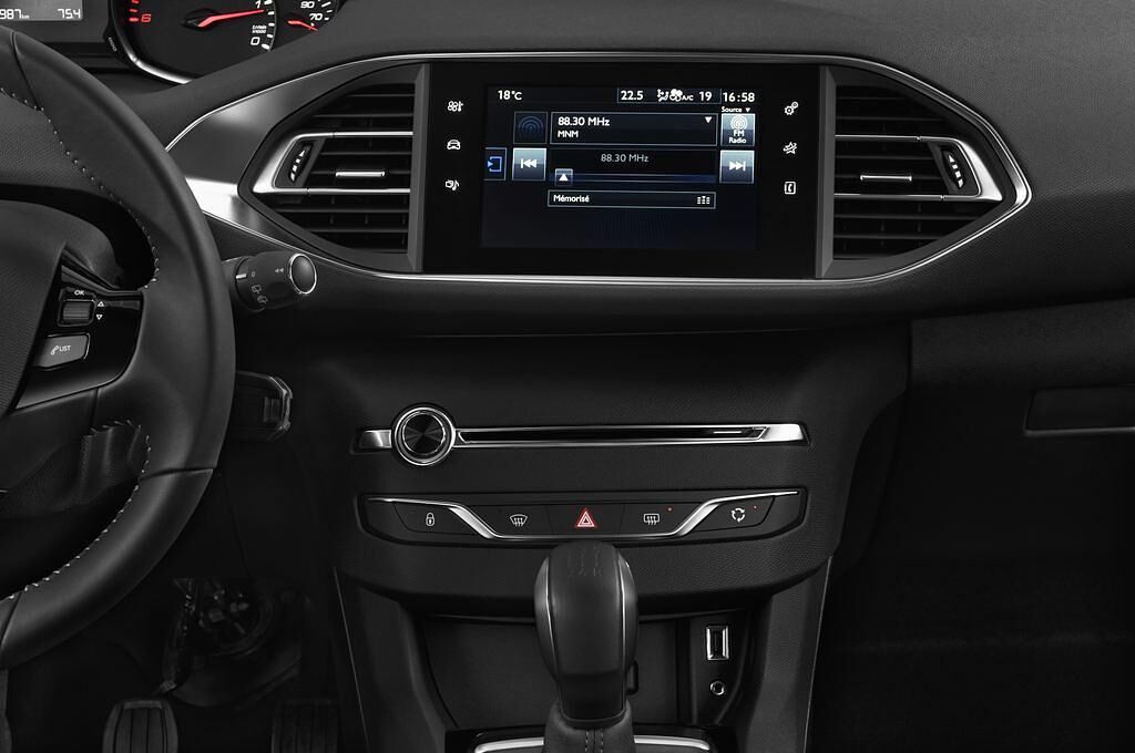Peugeot 308 (Baujahr 2013) Active 5 Türen Mittelkonsole